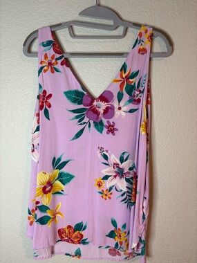 Lavender Floral V-Neck Tank Top